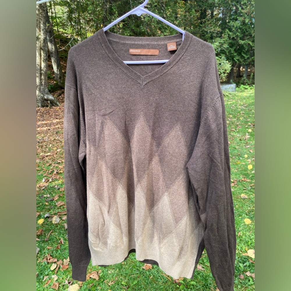 Perry Ellis V-Neck Brown Ombre Sweater